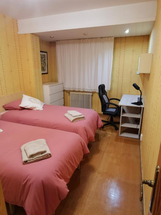 Comoda Vivienda En Huesca Exterior photo